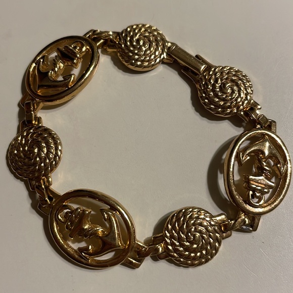 Gold tone Avon Anchor rope bracelet - Picture 2 of 6